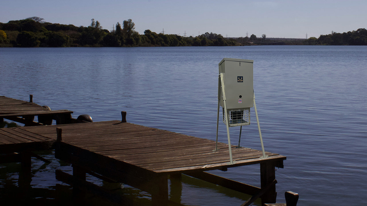 Stand & Fill Broadcast Fish Feeder 650lb